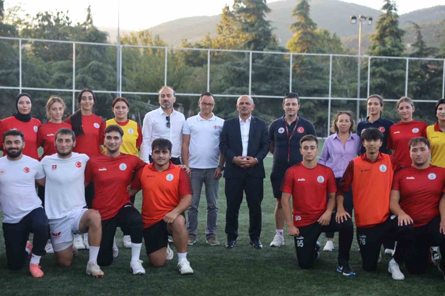baskan-sogut-gelecegin-en-buyuk-umut-kaynagi-sporcularla-bir-arada