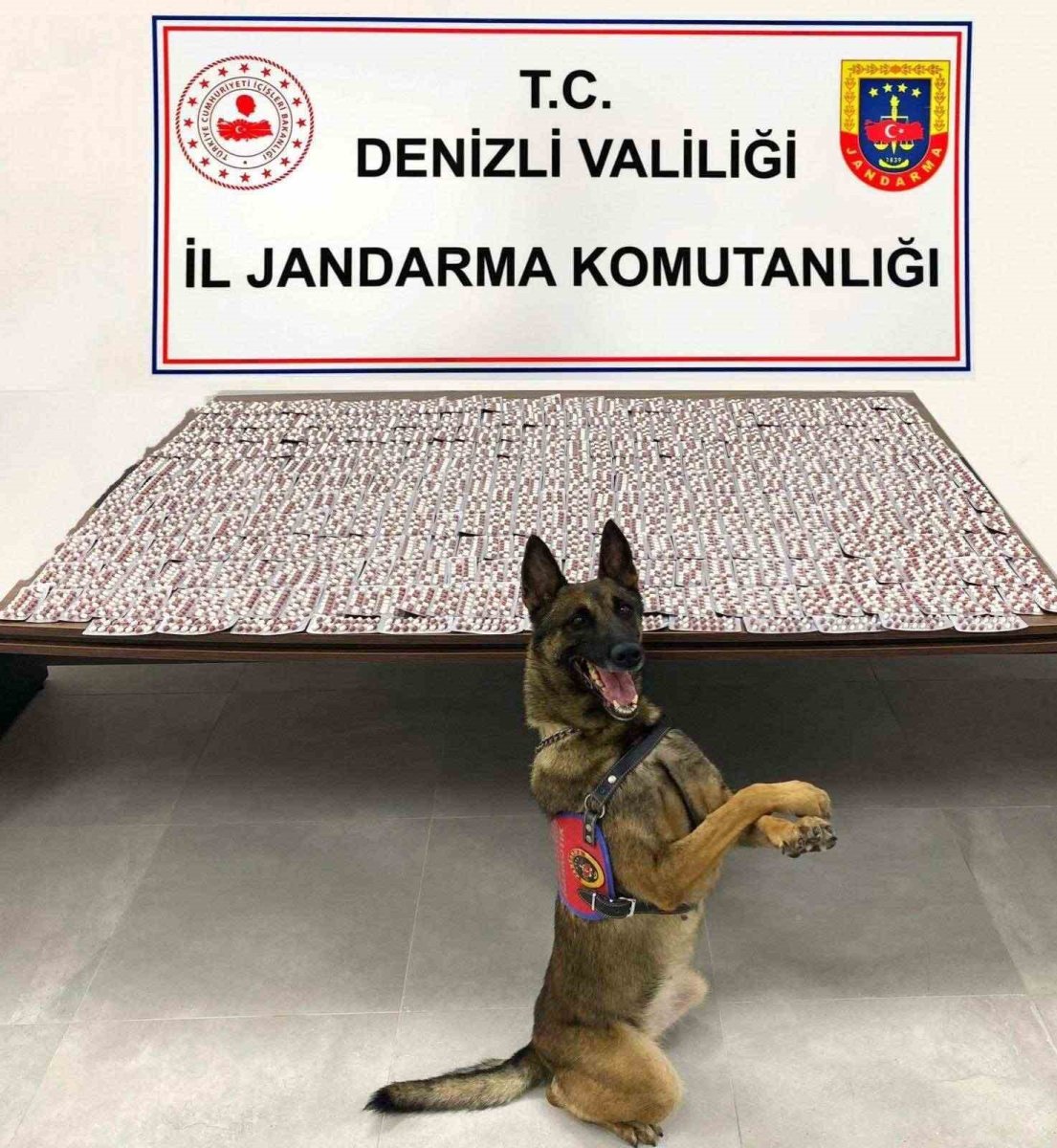 denizlide-jandarma-uyusturucu-tacirlerine-gecit-vermiyor