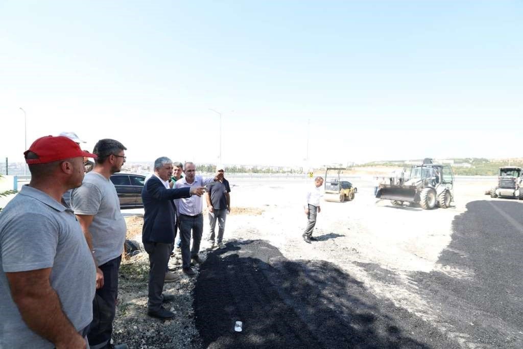 dilovasinda-hastane-otoparki-genisletiliyor-tarihi-sokaklar-yenileniyor