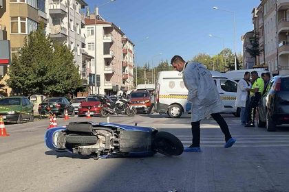 ekmek-alip-evine-donen-yasli-adama-motosiklet-carpti