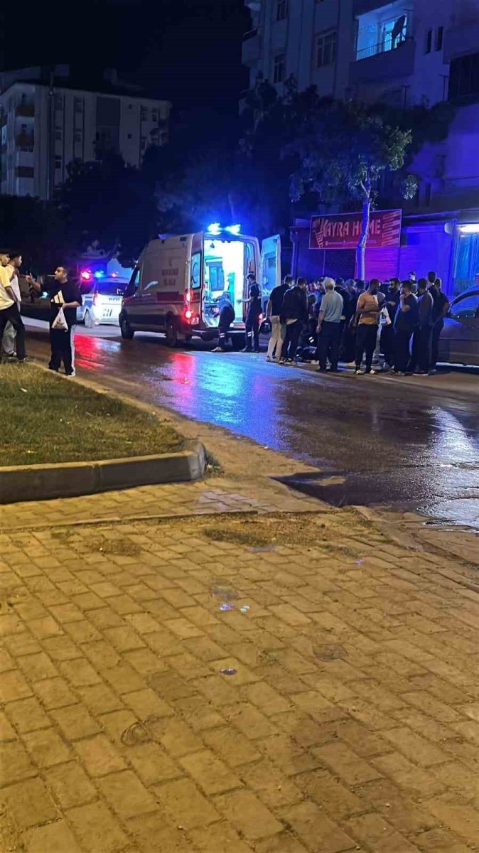 elazigda-motosiklet-yayaya-carpti-2-yarali