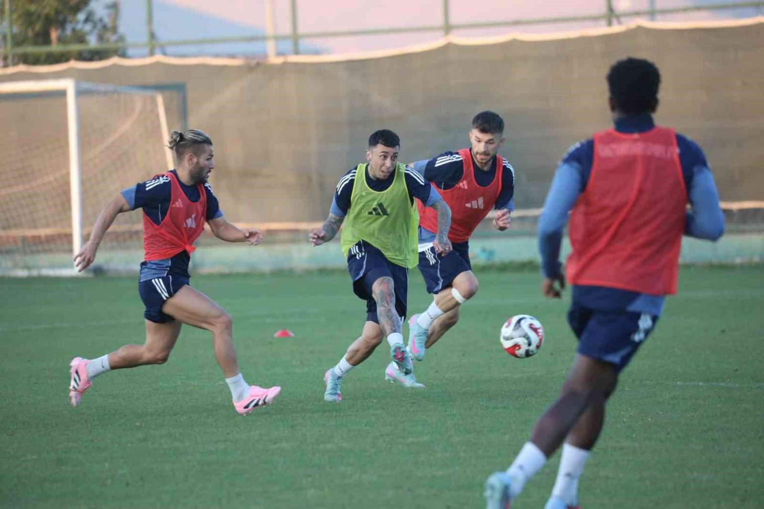 erzurumspor-fkda-sakaryaspor-mesaisi-suruyor