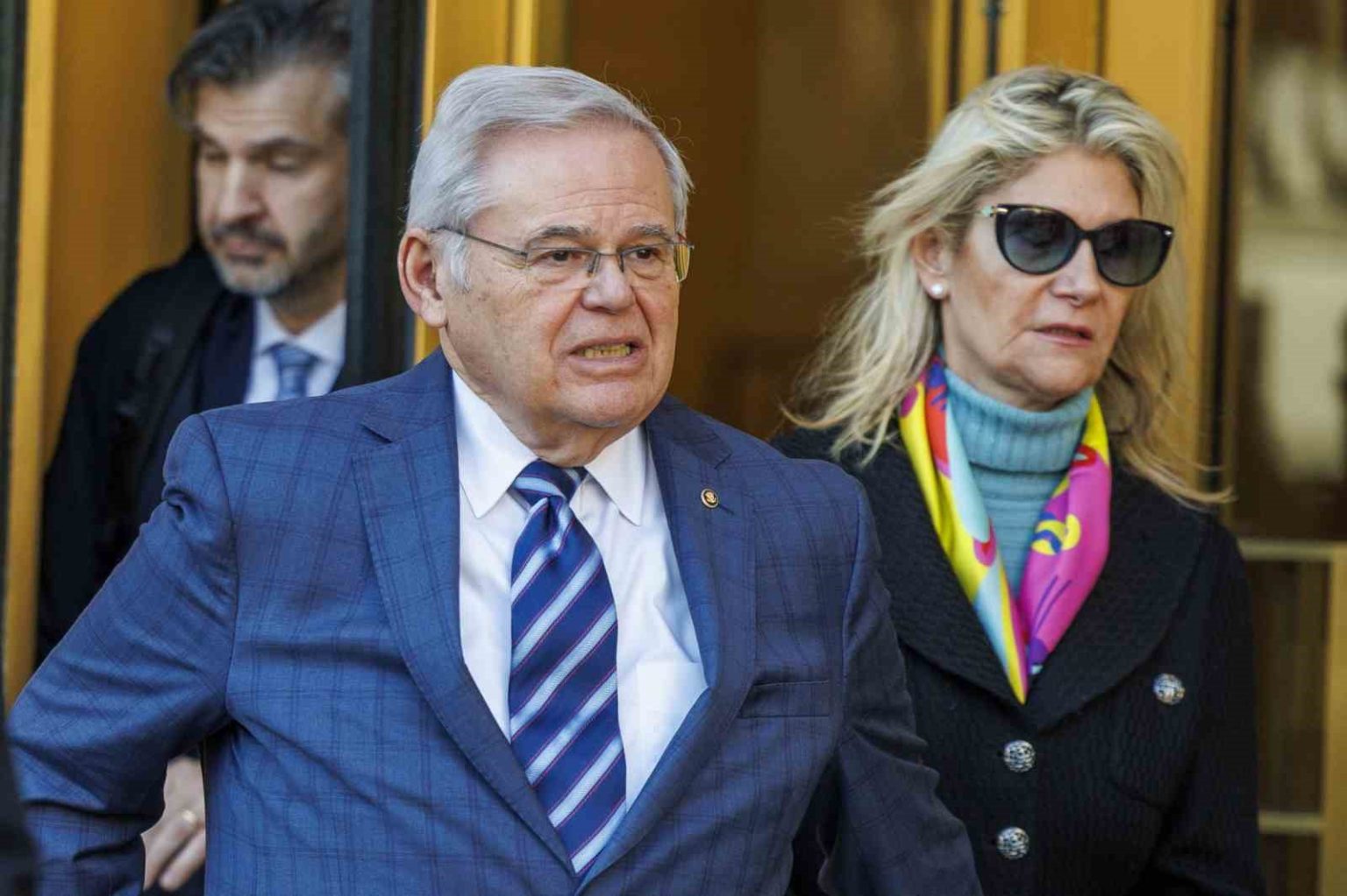 eski-abd-senatoru-menendezin-esi-nadine-menendeze-yolsuzluk-ve-rusvet-davasinda-45-yil-hapis