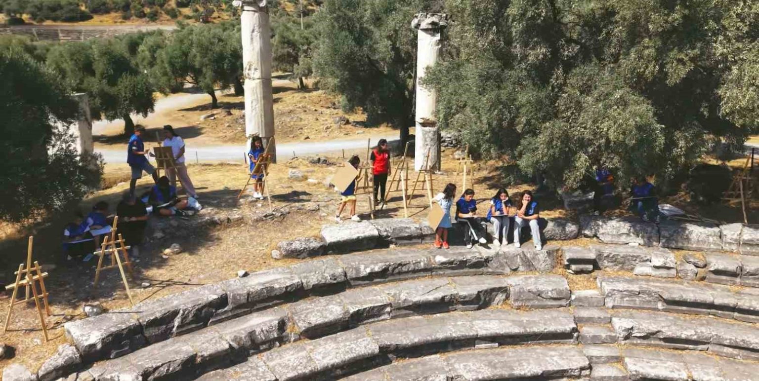 gencler-tarihin-izlerini-tuvallerine-tasidi