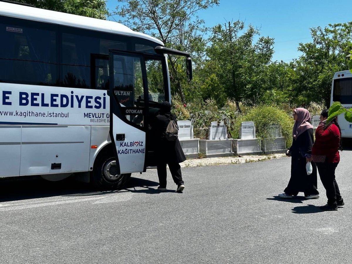 kagithane-belediyesinden-mezarlik-ziyaretlerine-ucretsiz-ulasim-hizmeti
