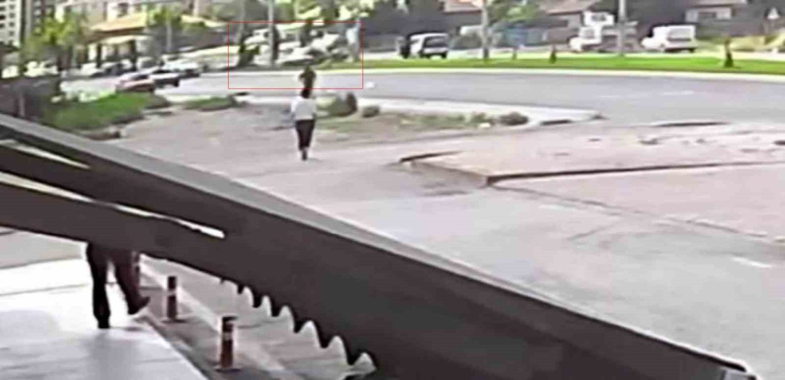 kayseride-3-kisinin-hayatini-kaybettigi-kaza-guvenlik-kamerasina-yansidi