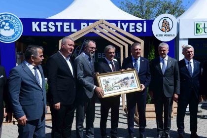 kestel-belediyesi-sakaryadaki-uluslararasi-fuarda-yerini-aldi