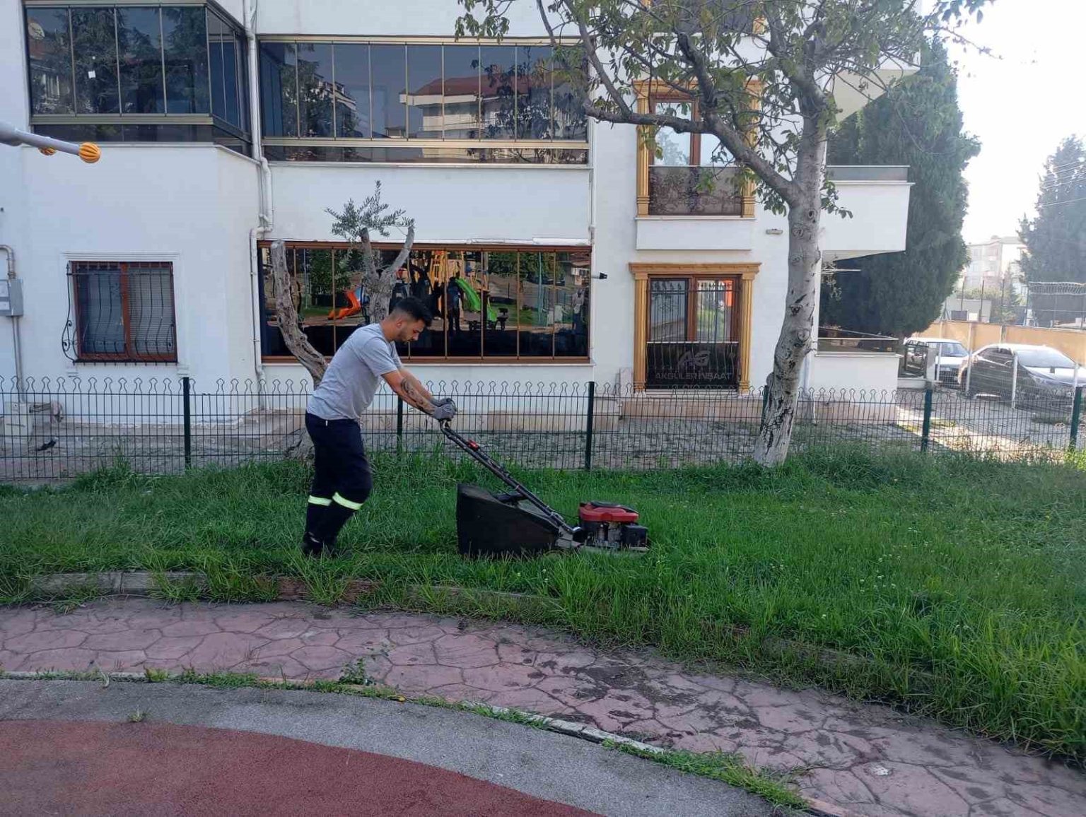 korfezde-yollar-ve-parklar-yenileniyor