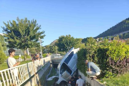 mentesede-trafik-kazasi-2-yarali