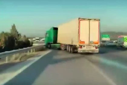 mersin-otoyolda-zincirleme-kaza-kamerada