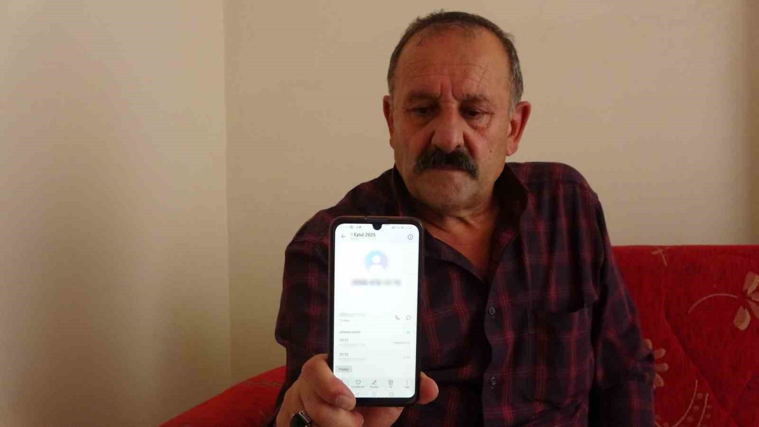 milli-duygularinin-hedefi-oldu-sahte-komiser-savcinin-katilini-bulduk-yalaniyla-bayburtlu-halk-ozanini-dolandirdi