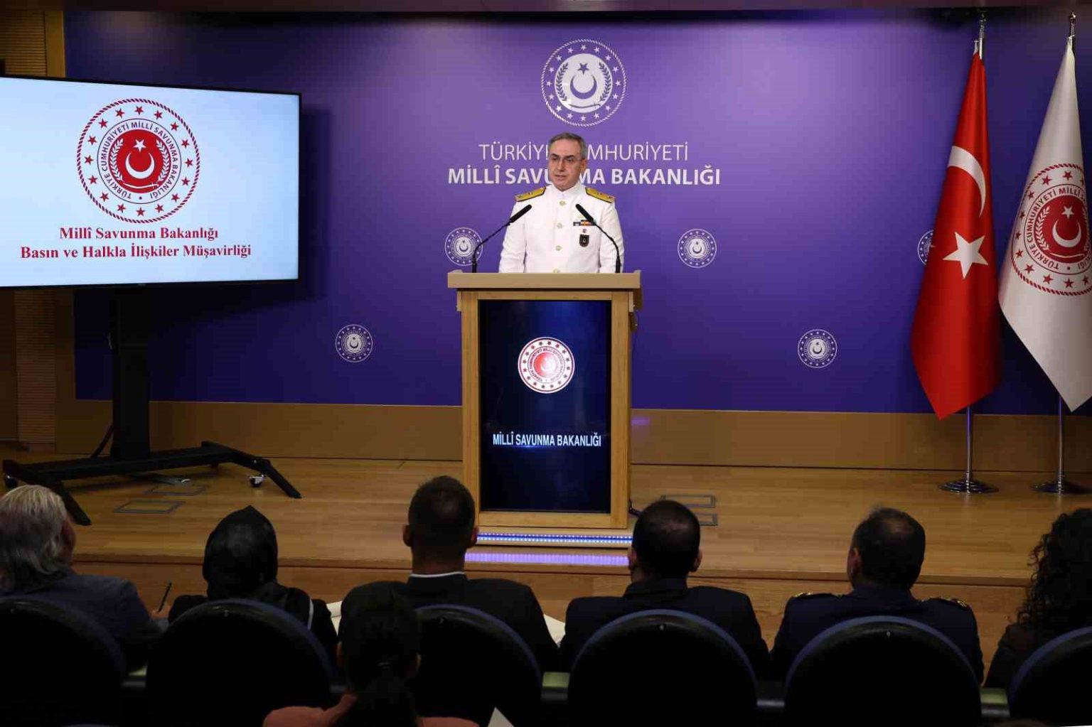 msb-kaynaklari-iskenderunda-sehit-olan-iki-askerin-adli-tip-raporunun-sonuclandigini-ve-olum-sebeplerinin-hipertermi-olarak-belirlendigini-acikladi