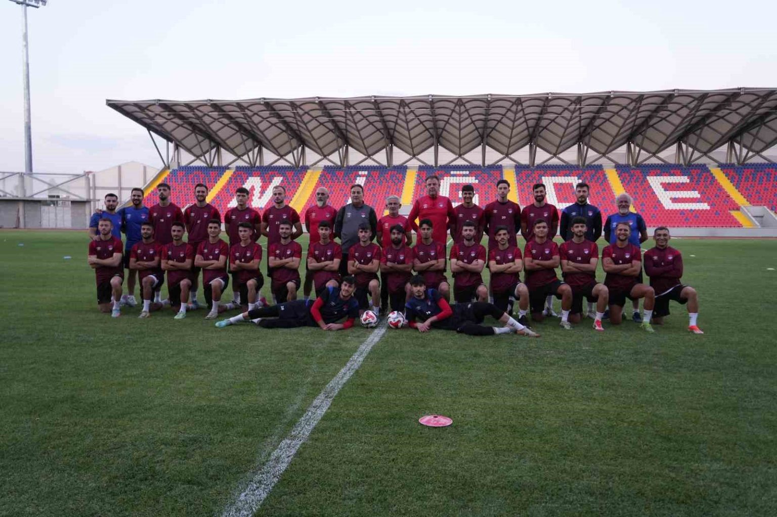 nigde-belediyespordan-yeni-sezon-mesaji-futbolu-savas-degil-eglence-alani-olarak-goruyoruz