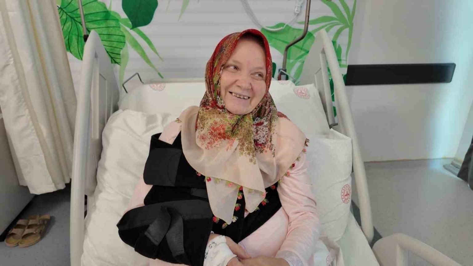 nigdede-bir-ilk-omuz-bolgesi-tumor-rezeksiyon-protezi-ameliyati-basariyla-gerceklestirildi