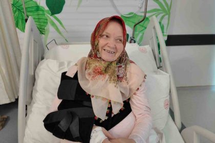 nigdede-bir-ilk-omuz-bolgesi-tumor-rezeksiyon-protezi-ameliyati-basariyla-gerceklestirildi
