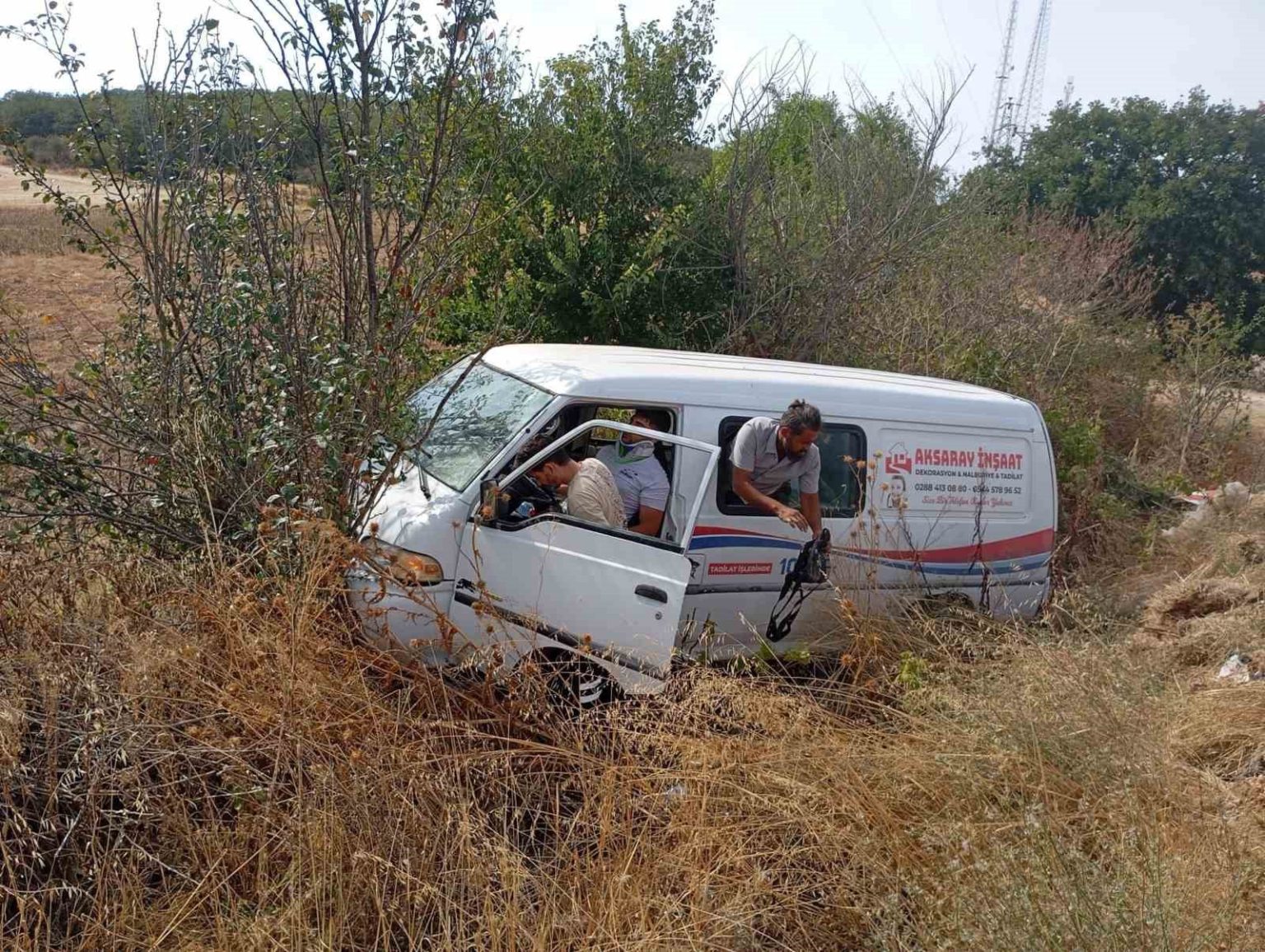 pinarhisarda-panelvan-arac-sarampole-uctu-2-yarali