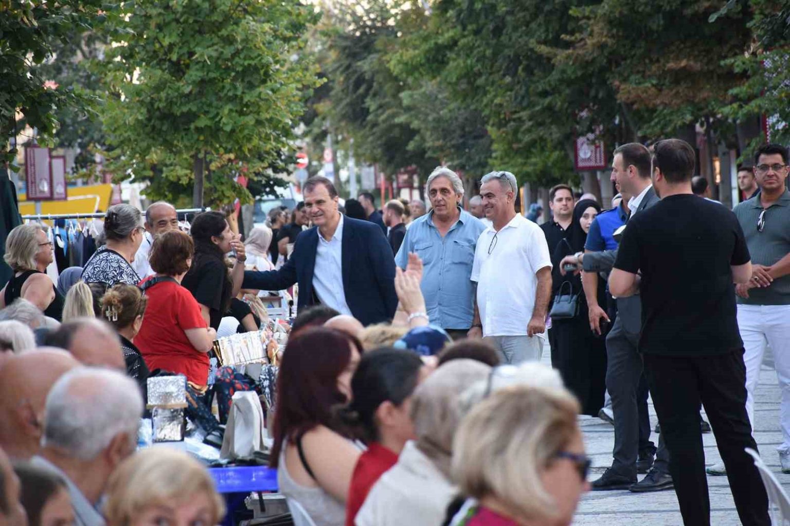 sanatin-kalbi-buyukcekmece-sokaklarinda-atti