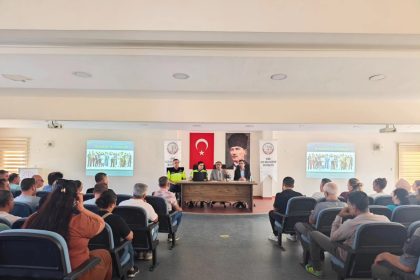 sokede-servis-soforleri-egitime-alindi