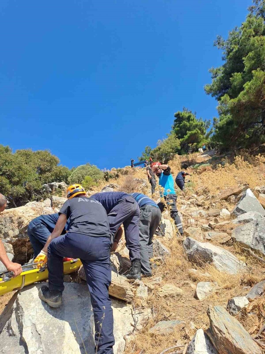 sokede-ucurumdan-dusen-kisi-afad-ekiplerince-kurtarildi