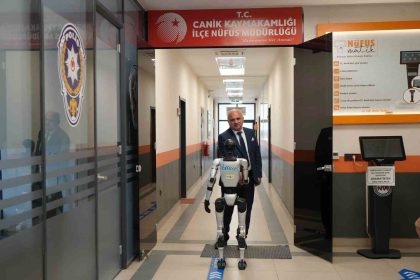 turkiyede-bir-ilk-insansi-robot-nufusa-kaydettirildi