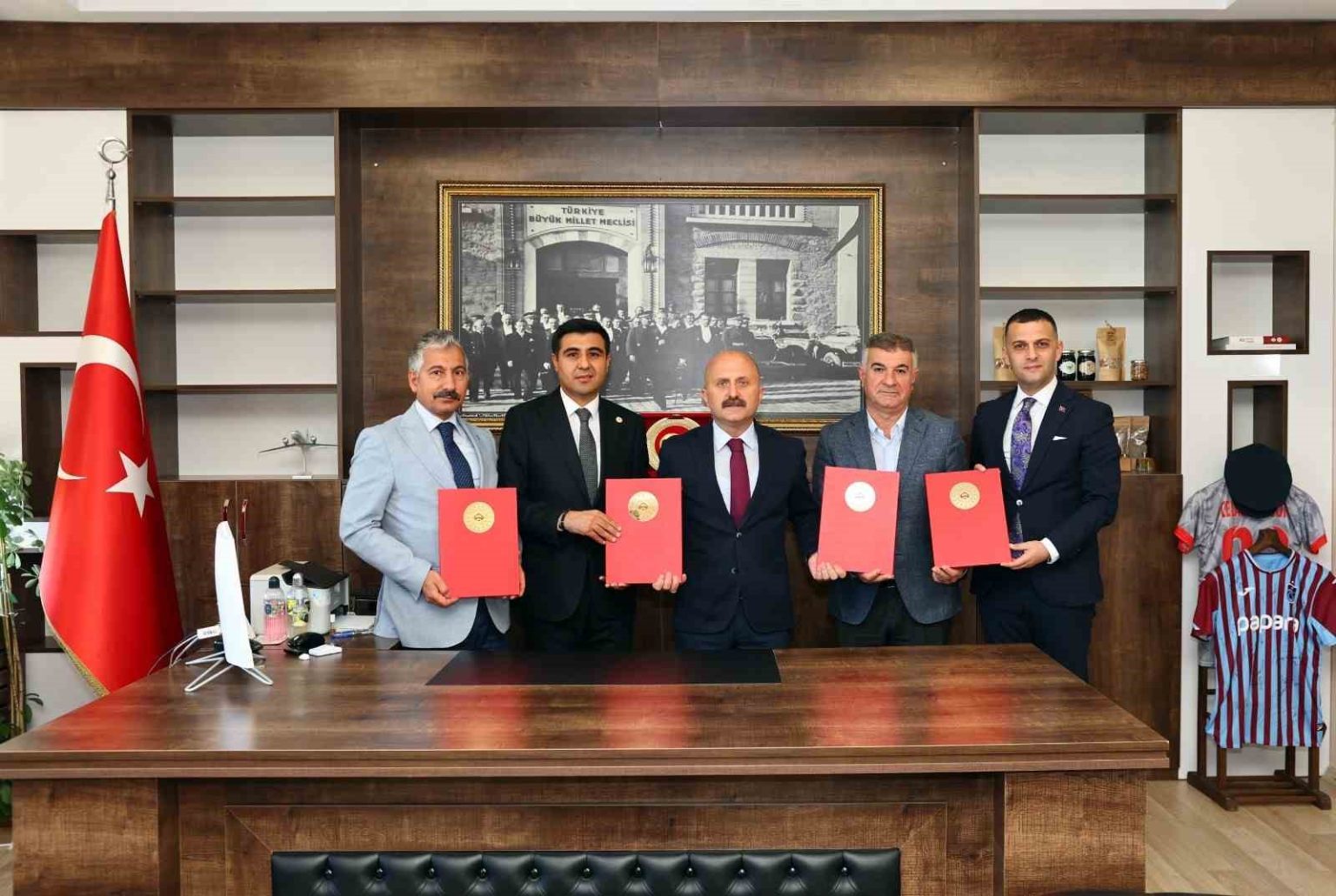 tut-ilcesinde-dut-ve-incir-fidelerinin-yetistirilecek