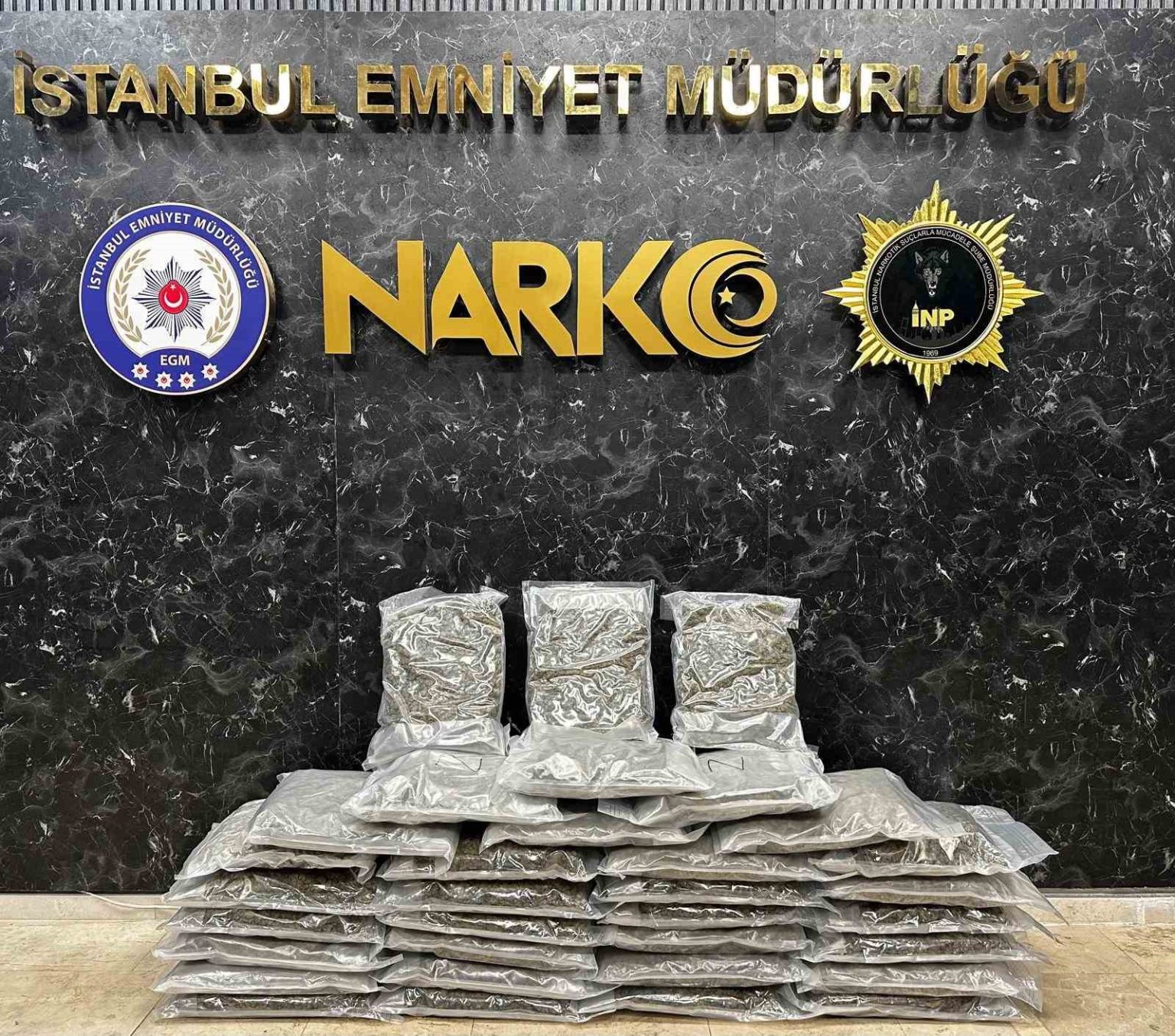 umraniyede-uyusturucu-operasyonu-37-kilo-skunk-ele-gecirildi