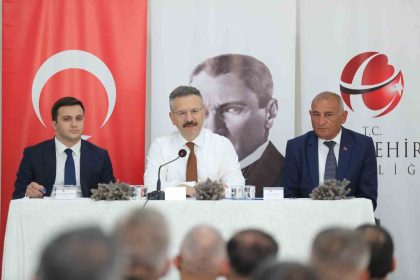 vali-aksoy-han-ilcesinde-muhtarlarla-bulustu