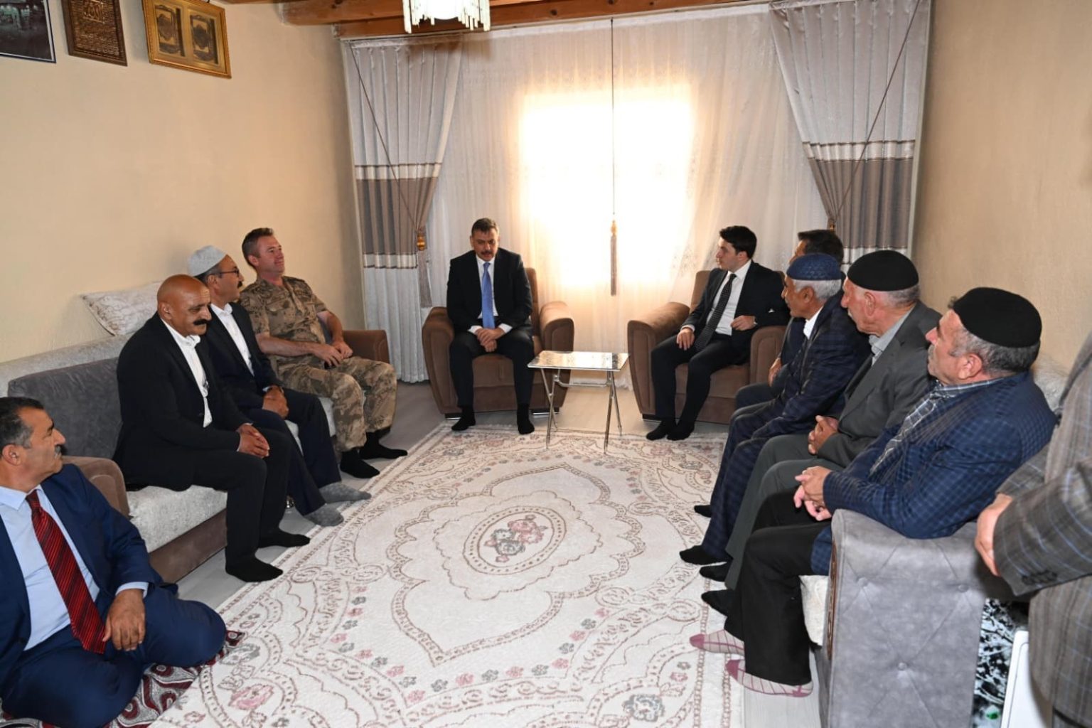 vali-ciftci-23-yil-onceki-cay-davetini-unutmadi