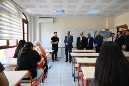 yksde-dereceye-giren-ogrencilere-10-bin-tlye-kadar-destek
