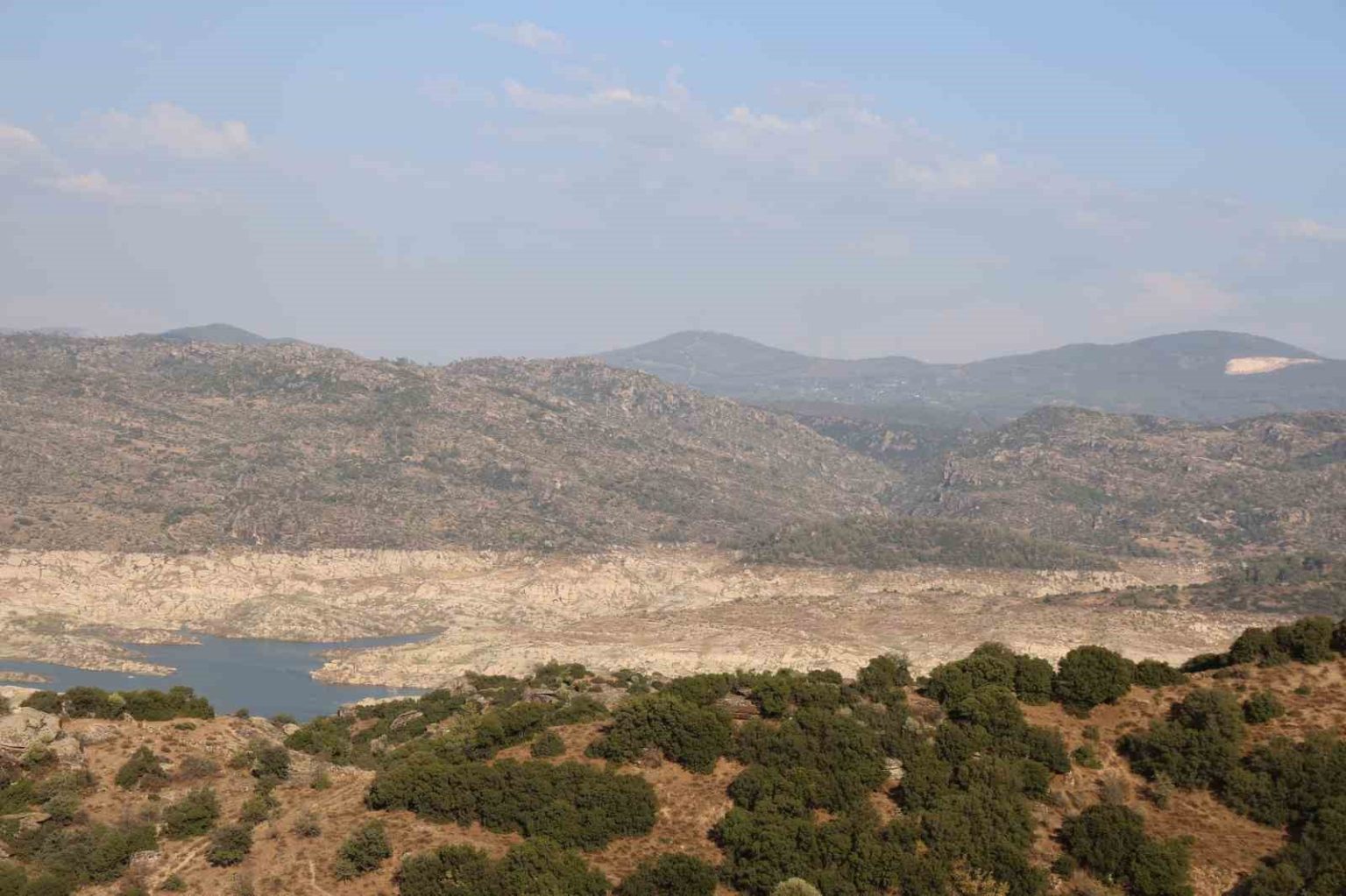 350-milyon-metrekup-depolama-hacmine-sahip-adnan-menderes-baraji-kuruma-noktasina-geldi