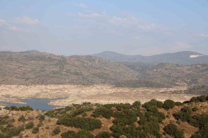 350-milyon-metrekup-depolama-hacmine-sahip-adnan-menderes-baraji-kuruma-noktasina-geldi