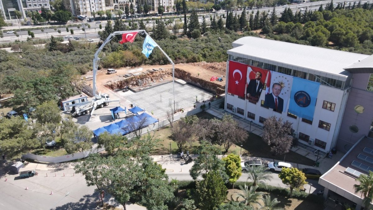 akdeniz-universitesi-hastanesi-noroloji-poliklinigi-yeni-binasinin-temeli-atildi