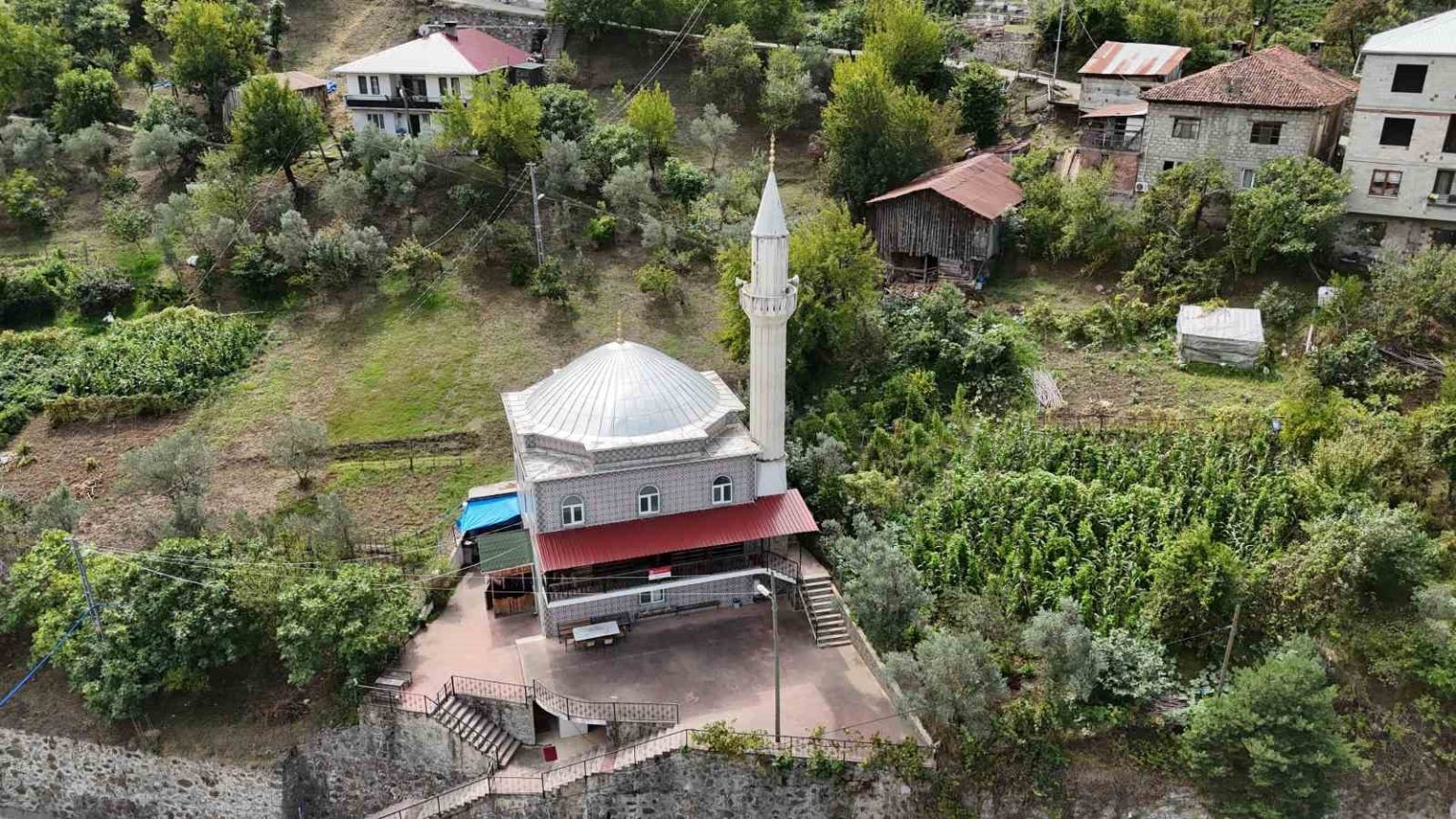 artvinde-uretilen-celik-minareler-yurdun-dort-bir-yanina-gonderiliyor