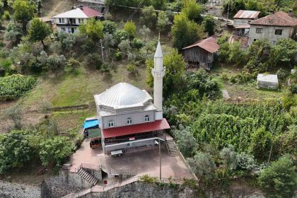 artvinde-uretilen-celik-minareler-yurdun-dort-bir-yanina-gonderiliyor