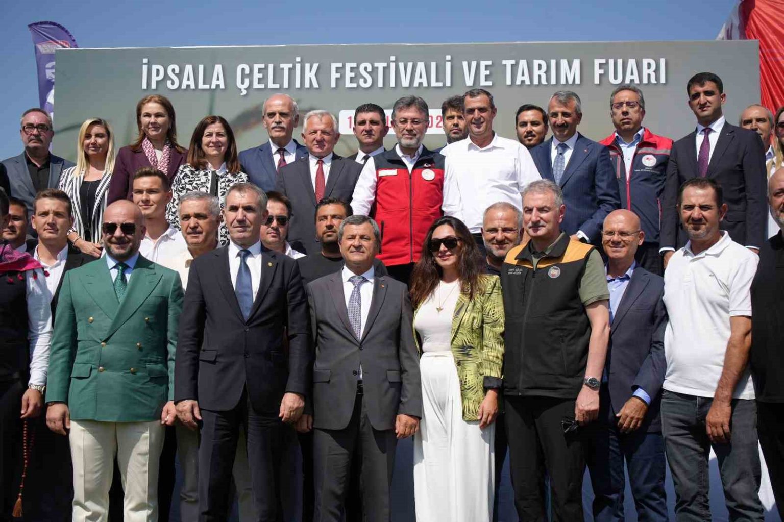 bakan-yumakli-2025-yili-icin-celtikte-988-bin-tonluk-rekolte-bekliyoruz