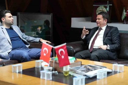 baskan-erkan-aydindan-bursaspora-ziyaret