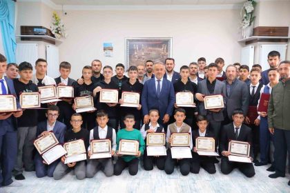 bayburtta-55-ogrenci-hafizlik-belgelerini-aldi