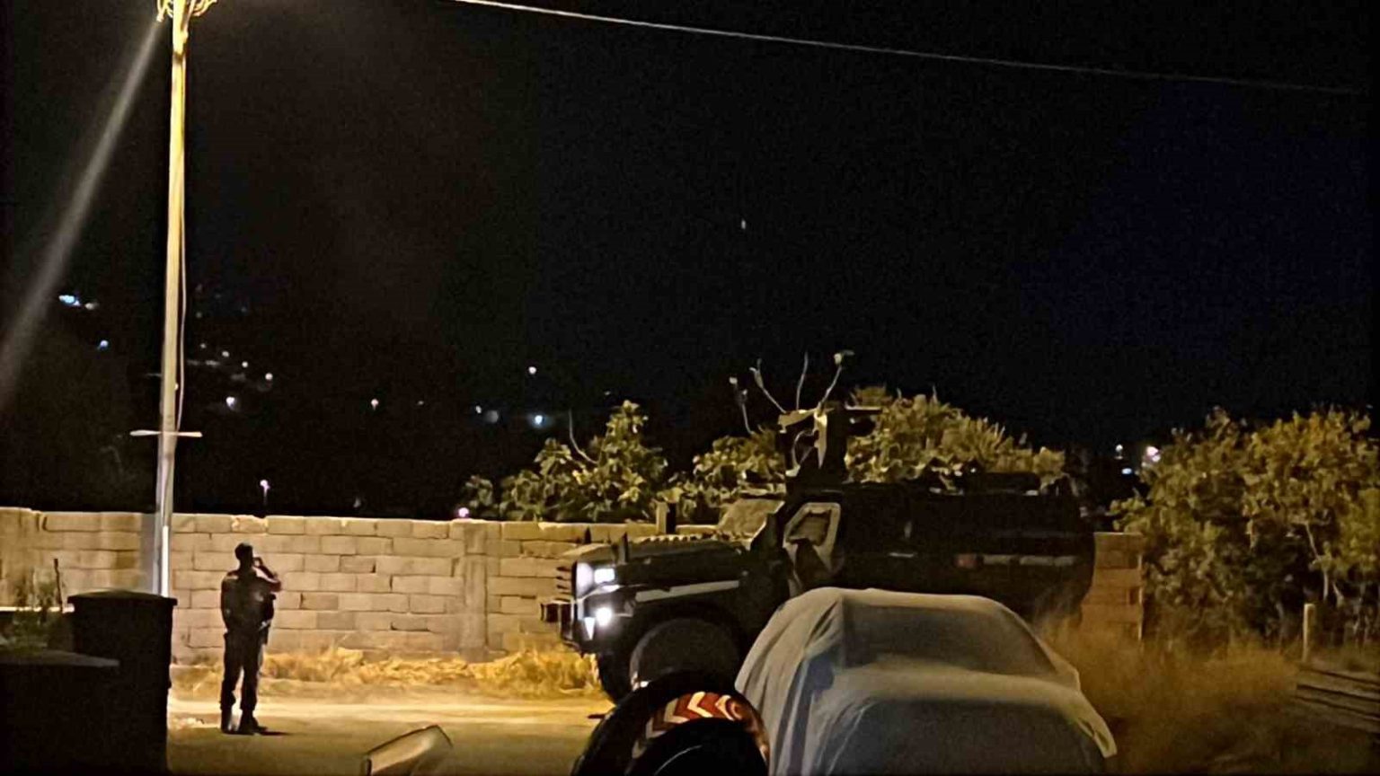 bir-sehri-tedirgin-etmisti-silah-ve-300-mermi-calan-cocuk-yakalandi