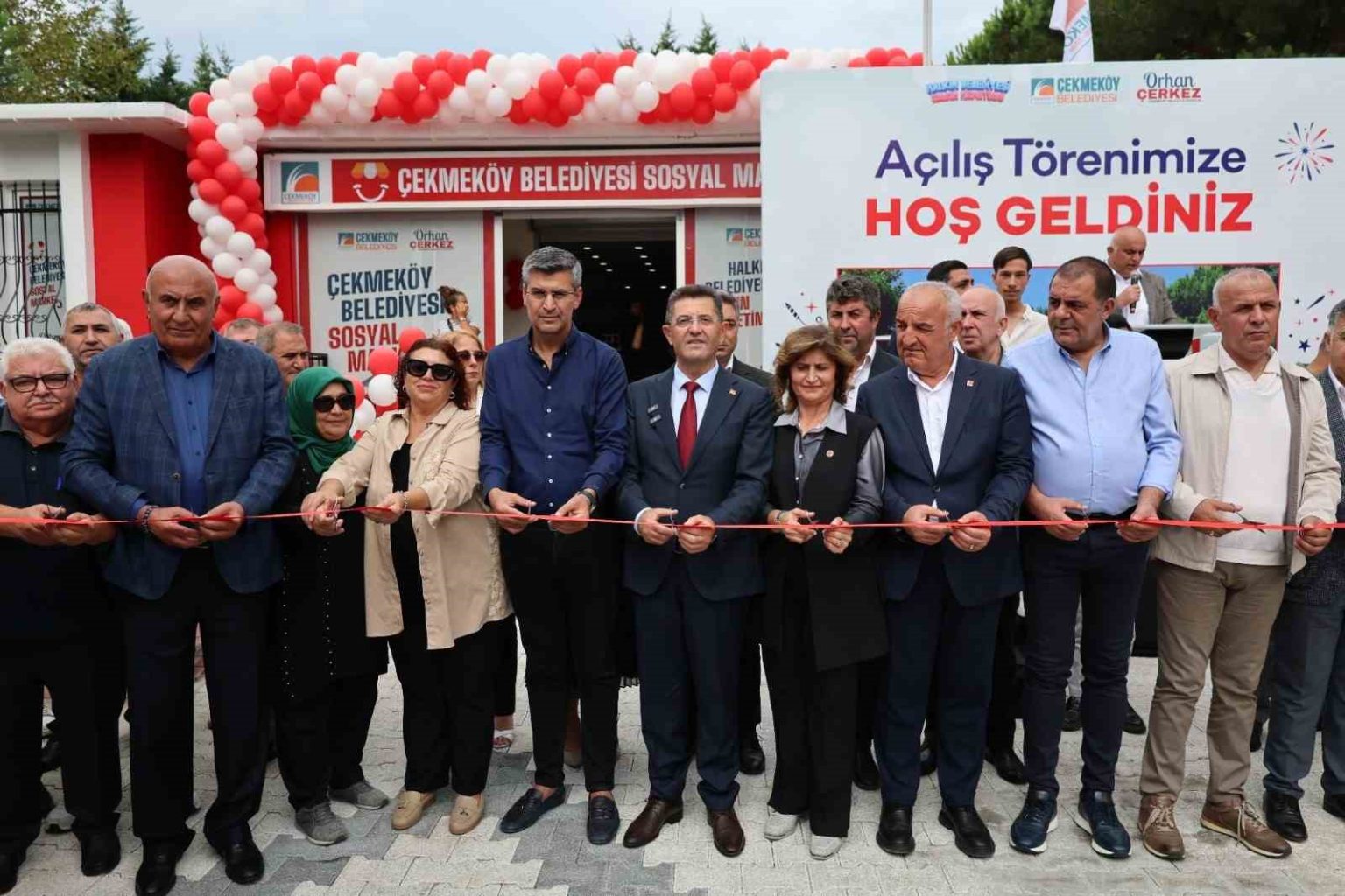 cekmekoyde-2nci-sosyal-market-acildi