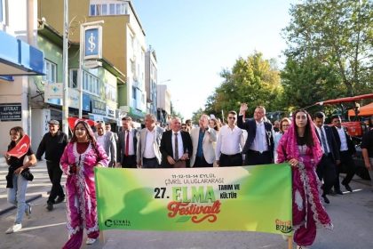 civril-kultur-sokagi-27-elma-tarim-ve-kultur-festivalinin-ilgi-odagi-oldu