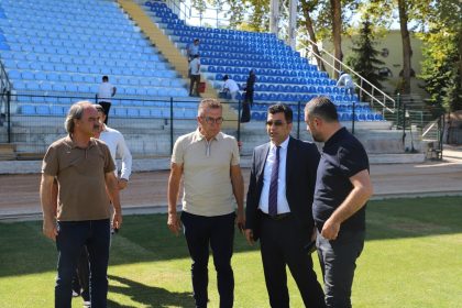 dumlupinar-stadyumu-maclara-hazir