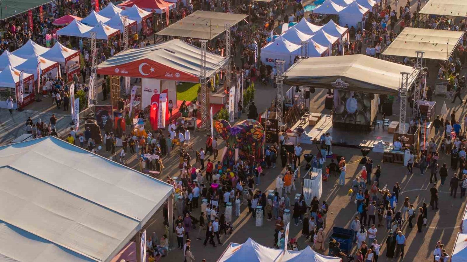 dunyanin-en-buyuk-sucuklu-yumurtasi-rekor-denemesi-yapilacak