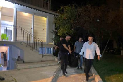 eski-karisini-esarbiyla-ve-yastikla-bogup-polise-teslim-oldu