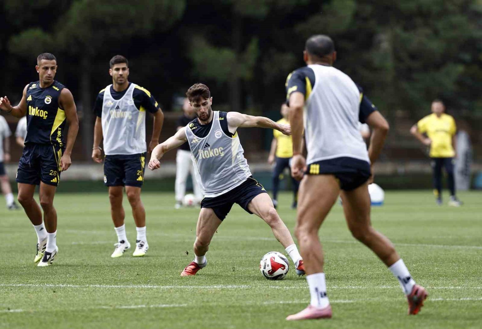 fenerbahce-trabzonspor-maci-hazirliklarina-devam-etti