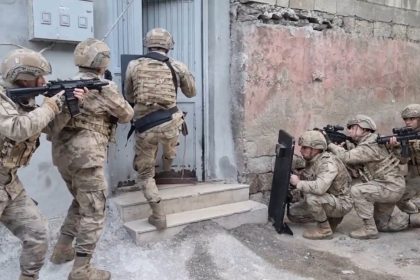 gaziantepte-eylem-hazirligindaki-deas-uyelerine-safak-operasyonu-2-gozalti