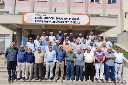 gediz-anadolu-imam-hatip-lisesi-mezunlari-geleneksel-bulusmada-bir-araya-geldi