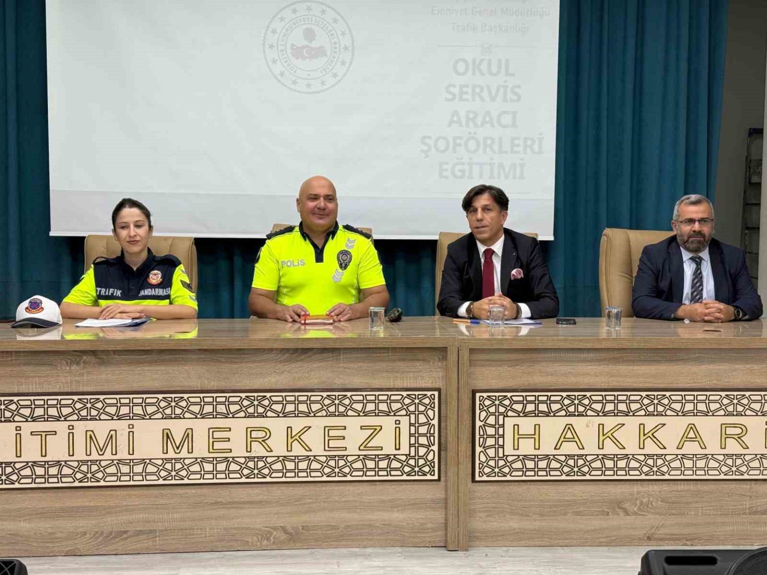 hakkaride-oncelik-cocuk-guvenligi-toplantisi