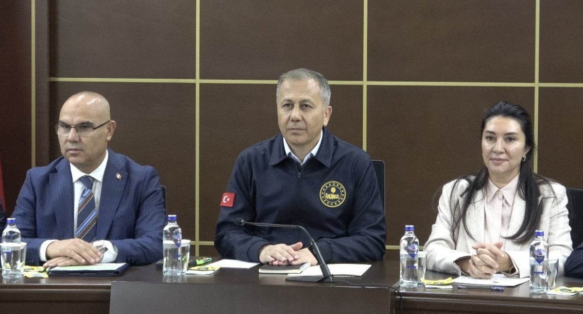 icisleri-bakani-yerlikaya-agrida-stk-temsilcileriyle-bulustu