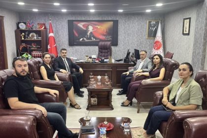 igdir-barosu-yonetimi-bassavci-dedeyi-ziyaret-etti