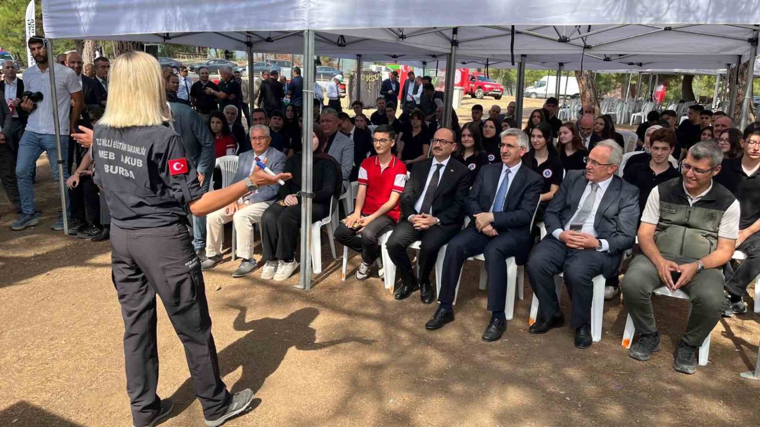 ilk-dersim-yesil-vatan-yanan-ormanda-gerceklesti